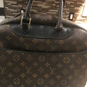 LOUIS VUITTON MONOGRAM DEUVILLE